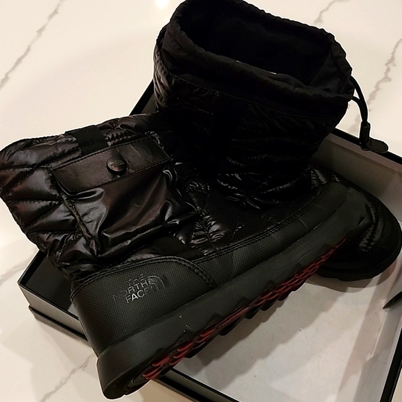 Reduced $ The North Face Boots - Picture 6 of 14